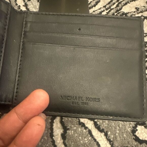 Michael Kors Men Wallet - Picture 6 of 7